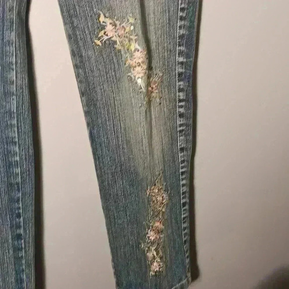"UNION BAY" 32x29 Ladies Acid Wash Floral Embrodered Low Rise Jeans - Picture 5 of 11